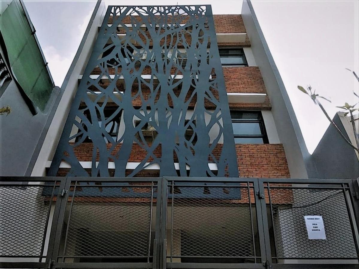 Reddoorz Plus Near Radio Dalam 3 Jakarta Exterior photo